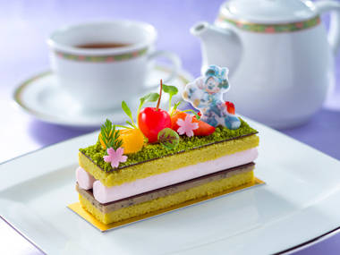 ピスタチオと桜のケーキ