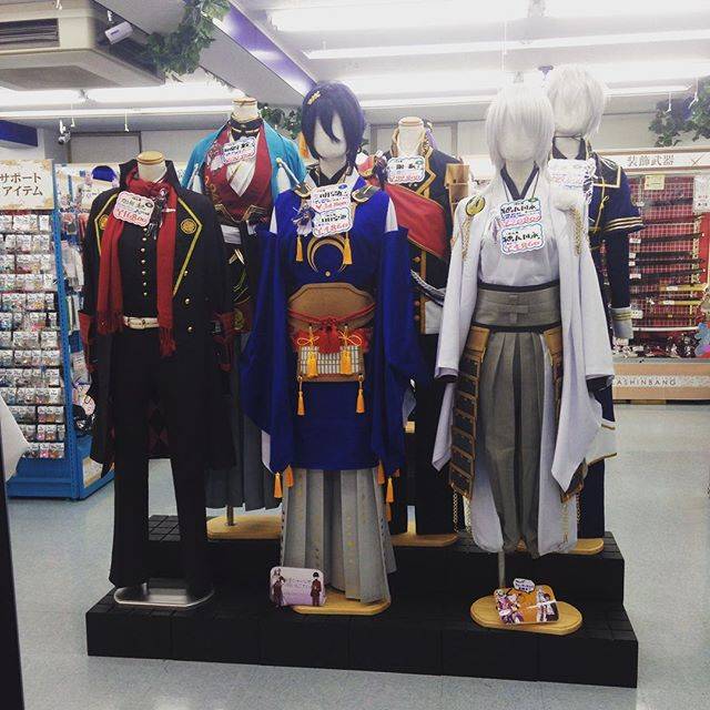 @reiridinghood on Instagram: “Awesome 刀剣乱舞 cosplay display. We keep seeing 刀剣乱舞 goods, doujin etc EVERYWHERE,” (51552)