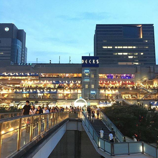 デックス東京ビーチ公式Instagram on Instagram: “夕暮れどきのお台場☆彡 . 朱色と藍色が入り混じる空に イルミネーションがキラキラと点滅し始める お台場で最も美しい時間帯のひとつです♪ . #お台場 #デックス東京ビーチ #デックス #japan #tokyo #odaiba #deckstokyobeach #decks…” (51858)