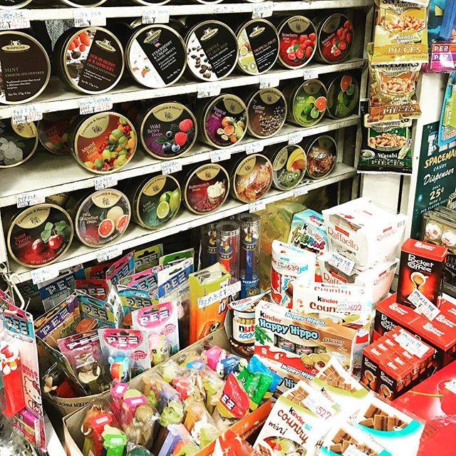 shin on Instagram: “可愛くてワクワクするお店✨今でこそ普通だけれど、６０年前は、ここに来たら宝物に囲まれたように思っただろうなあ。#アメ横#芳屋#Japan#tokyo” (53305)
