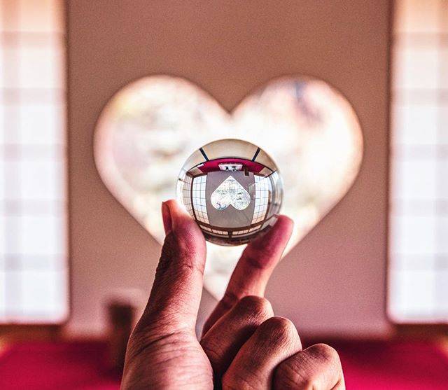 Ryo Ogawa on Instagram: “. Location: 正寿院（京都/Kyoto） Lens: EF 24-70mm f/2.8L II USM Edit: Lightroom/Photoshop/VSCO . . 3/14 ホワイトデーということで以前訪れた正寿院のハート型の猪目窓 そして久々登場水晶玉🔮…” (55403)