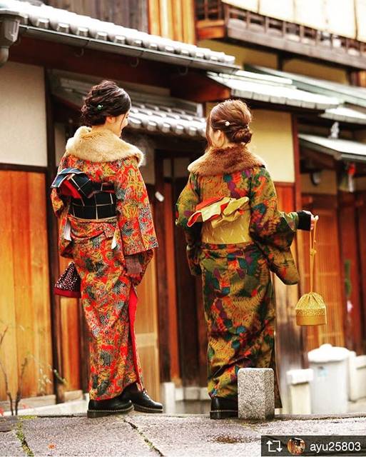 四季織り on Instagram: “着物を来ている人々が街に溢れますように⭐️ . 今回の着物美人さんは、ayumiさん(@ayu25803 )です☀️ 姉妹で着物をきて京都散策だなんて、羨ましいです❤️ 足元もドクターマーチンを合わせていてお洒落感upですね！！ .…” (55424)