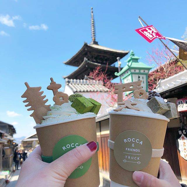 みゆ on Instagram: “ㅤ ROCCA&FRIENDS TRUCK  DESSERT MACHA LATTE  DESSERT HOUJI-CHA LATTE 可愛いラテでした😋 #京都 #京都旅行 #roccaandfriendstruck #latte #instafood #yum…” (55445)