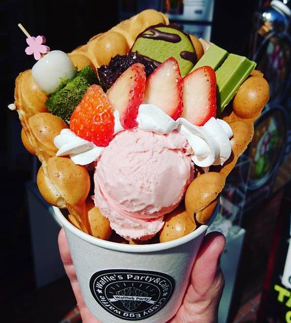 Waffle's Party&Cafe(エッグワッフル店) on Instagram: “. おはようございます。 京都は今日は綺麗に晴れました✨ そして桜の開花情報もそろそろ 気になる時期になってきましたね！ 当店の季節限定メニュー、 さくらワッフルパーティーで 是非気分を盛り上げて下さいねー🎵 . . #@feel_kiyomizudera #清水寺 #京都観光…” (55466)