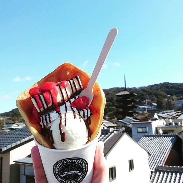 Waffle's Party&Cafe(エッグワッフル店) on Instagram: “. おはようございます！ 今日は今年一番暖かいかもですね✨ このまま春の陽気が続くと嬉しいです！ 本日も営業しておりますので 皆様のご来店お待ちしております😊 . . #@feel_kiyomizudera #清水寺 #京都観光 #ワッフル専門店 #kyoto…” (55474)