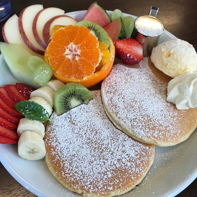 ヒロタユタカ on Instagram: “せっかく森ノ宮まで来てんので、この間は時間なくてあきらめたフルーツキッチンほのかのパンケーキを！！こんな量だけど、ぺろっといけちゃいます。おいしかったー！” (56238)