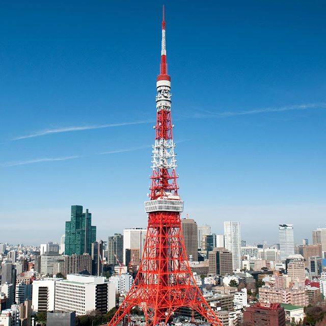 雑誌『DiscoverJapan』 on Instagram: “【Discover Japan 5月号 本日発売です！】 初詣の参拝客日本一の数を誇る明治神宮の成り立ちと役割、ミシュラングリーンガイドの星を持ち、外国人観光客にも大人気の高尾山、東京タワー、浅草寺…など、知っているようで知らない東京の定番スポットの秘密をご紹介します。…” (56890)