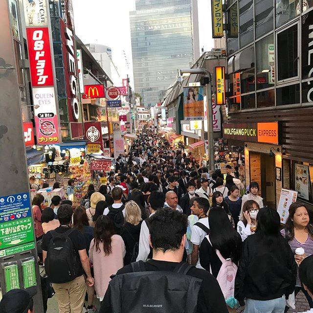 紫空真 on Instagram: “この人の多さは東京独特やな。今年か来年にじっくり東京周りたいな。#東京 #竹下通り#渋谷 #f4f” (57899)