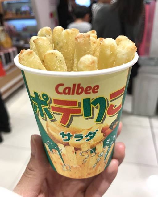 @shiawasedai on Instagram: “[ポテりこ(サラダ)] カルビープラス ・ ・ ・ 「じゃがりこ」から生まれたホクホク食感のフライドポテト。 店舗で揚げたてを販売。 カルビーのアンテナショップ「カルビープラス」だけの限定商品。 ・ ・ ・ #potato #frenchfries #calbee…” (58188)