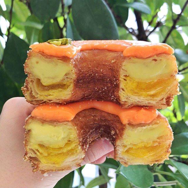 Dominique Ansel Bakery Japan on Instagram: “Excited to introduce our May Cronut®︎ :Amanatsu Pistachio🍊 It’s filled with Amanatsu (orange) jam ,Pistachio ganache and finished with…” (58357)