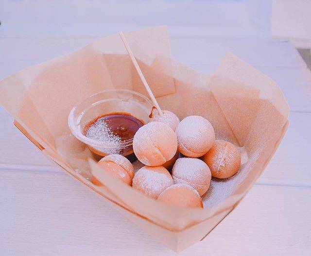 Saori on Instagram: “・ 娘のリクエストで習い事のない日に下北ぶらり👸🏼 ・ ・ ・ これは青いレンガのベビーカステラ♥ ・ 出来たてはもちろん美味しくて、、 冷めてもふわふわらしい😌 次はホイップので食べたいなー🌸 ・ #chocolate #mydaughter #teatime #sweets…” (59458)