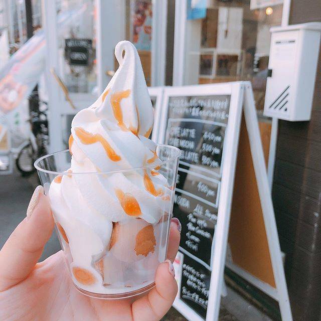 う き た on Instagram: “🍦 . . ベビーカステラ🌟🌟 お持ち帰りしたのもおいしかったけど 出来立てはふわふわだった☁💕 . ソフトクリームも最高✌🏻 . . . #instagood #instafood #sweet #下北沢 #shimokitazawa #青いレンガ…” (59504)