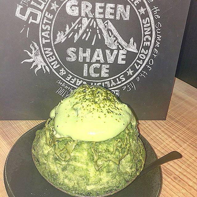 miho on Instagram: “Green shaveice ・ ・ 念願のかき氷食べた！ ほんまに氷がとろけた、、💚 かき氷の季節、楽しみすぎる！！ ・ ・ #greenshaveice #osaka #cafe #osakacafe #大阪カフェ #抹茶 #かき氷 #shaveice #delicious…” (60433)