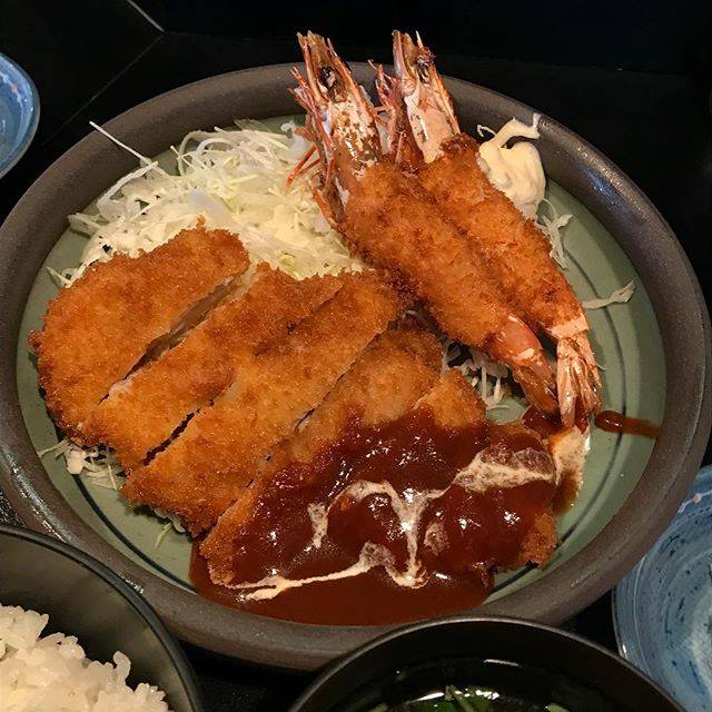 LOVE日本酒 on Instagram: “お昼から。店構えとはうらはらに案外お安くいただけます！美味しかった！お腹いっぱい☆#とんかつ#海老フライ#新大阪#五條家” (60514)