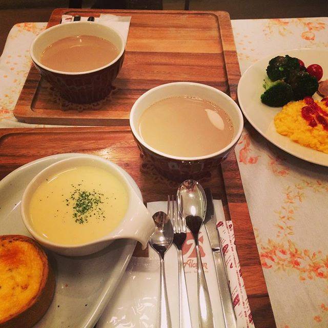 takashima haruka 🗻 on Instagram: “#ランチ #天神橋筋六丁目 #アトリエアルションブーケの打ち合わせの後、旦那さんとランチ&ケーキ。キッシュもケーキも大好き(*^_^*)” (60520)