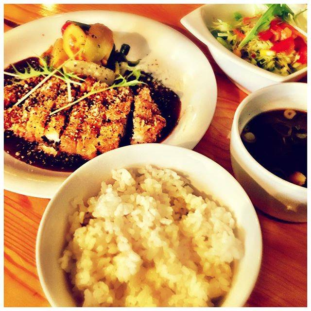 ⁺ on Instagram: “#洋食屋のトンカツ定食” (60605)
