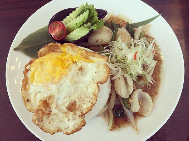 Junko Nishimura on Instagram: “忙しすぎる！って愚痴ってても仕方ないけど🤭😩久々のサイアムガーデン🇹🇭美味しかった🍴海外逃亡したい✈️#名古屋#ランチ#thaifood#タイ料理#あと2日で休み” (60619)