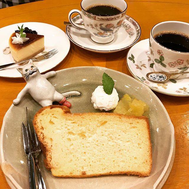 ✨Nao✨🌝 on Instagram: “長靴と猫！#長靴と猫 #cats #cafe #chiffoncake #coffee” (61392)