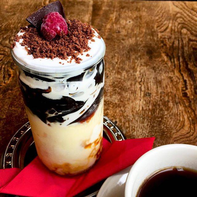 @oni.maro on Instagram: “先日行った#ファビュラス 。世界観、雑貨等とても好きだが、立地的に行く機会が少ない。コーヒーゼリーが美味しおす。” (61540)