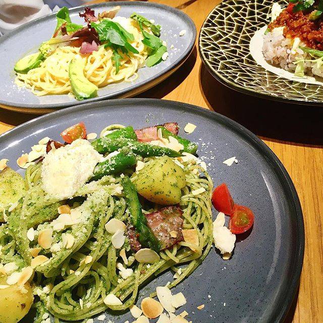Chika on Instagram: “.横浜でのんびり楽しかった！今度ラーメン連れてって〜🍜#ひよこむすめ #marfacafe” (61636)