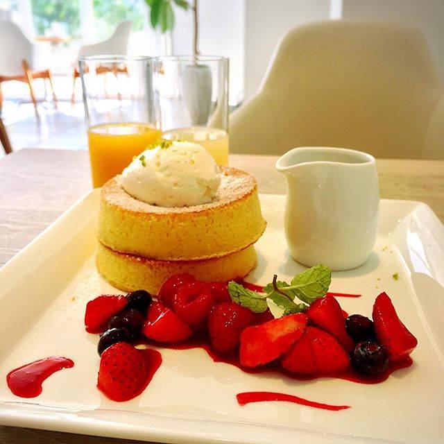 影山のりみ（のりぴょ） on Instagram: “🐤#トバゴカフェアンドバー / #tobagocafeandbar  小型のデザイナーズホテル『ホテルプラム』さんのカフェ☕️です。 ☆ 🥞#フレッシュな果実とふわふわパンケーキ…” (61707)
