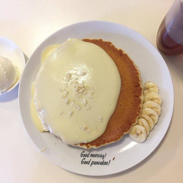 viva on Instagram: “🥞💖🌺🏝🌈 沖縄でハワイアンパンケーキ🥞✨ ナッツナッツパンケーキにアイスクリームをトッピング🍨 生地モチモチだよー💖 ・ ・ #沖縄 #パニラニ #ハワイアンパンケーキハウスパニラニ #ナッツナッツパンケーキ #数量限定 #パンケーキ#okinawa #pancake…” (61821)