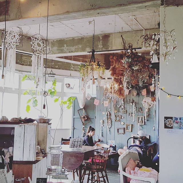 Katesara Chita on Instagram: “Nice atmosphere cafe' in Naha” (61943)