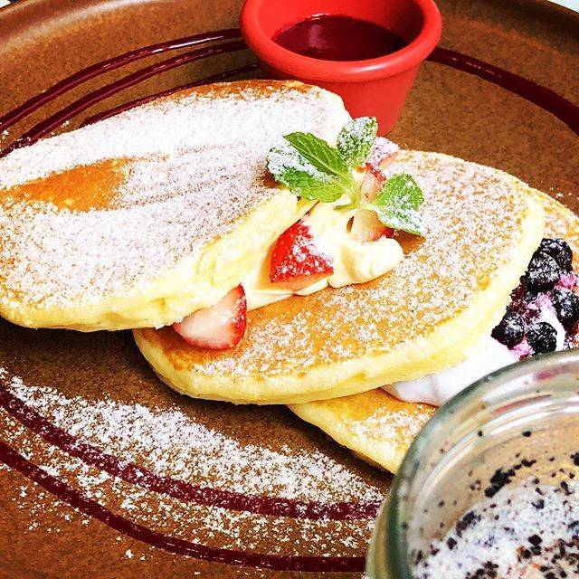 Soichiro Tsuji on Instagram: “Coffee Shake の季節だぁ〜‼︎strawberry pancake!!” (61981)