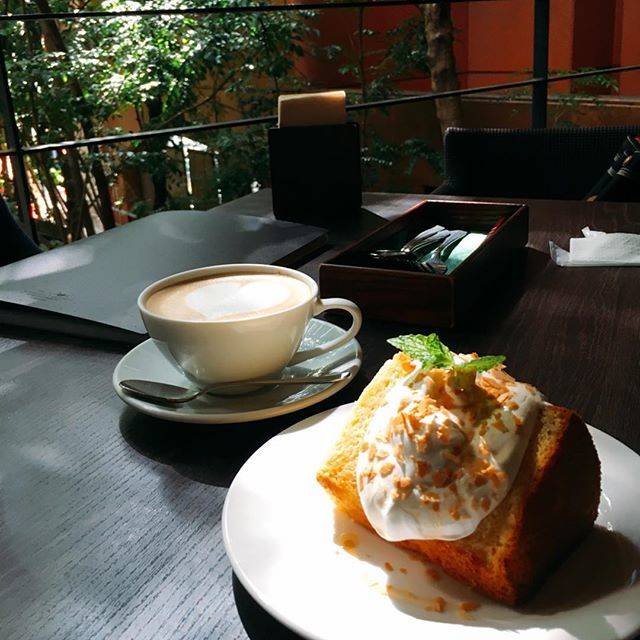 hiroko wada on Instagram: “・ グリーンハウスでゆったり🍰Time❤ #テラス席 が気持ちいい季節✨ ・ 緑に囲まれて…ケーキ食べて🍰幸せ〜💕 #癒しの空間 ・ @green_house_silva  #greenhouse  #神戸カフェ #KOBE #cafe  #三ノ宮 #三宮 #神戸 #カフェ…” (62029)