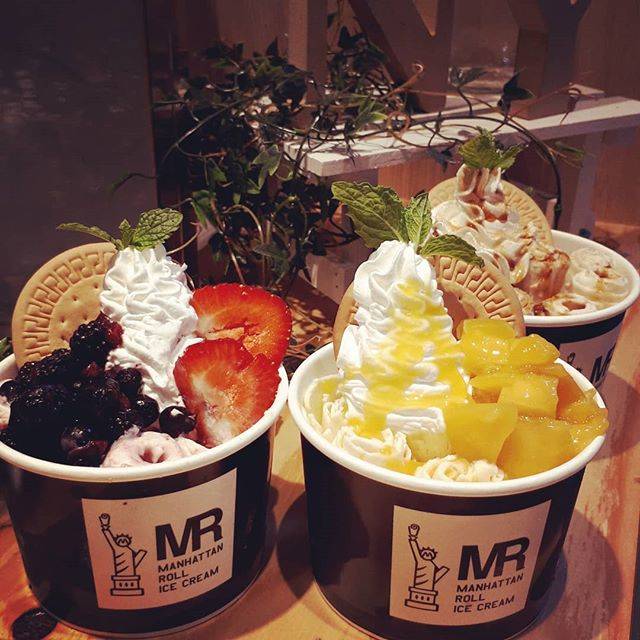 @kurogoo18 on Instagram: “念願のくるくるアイス食べてきた💓原宿でも食べられるけど待ち時間無しだったし。美味しかったー🎵#マンハッタンロールアイスクリーム #manhattanrollicecream #大須カフェ #名古屋スイーツ #名古屋” (62798)