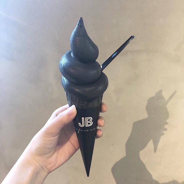yukiko on Instagram: “昨日のpic🍦食べてみたかった真っ黒モコモコソフト❣濃い‼#jbespressomorihico” (62860)