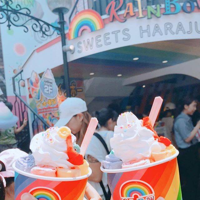 遠藤 優依 on Instagram: “・意外と青色が1番美味しかった#原宿#竹下通り#レインボーロールアイス#rainbowsweetsharajuku” (64926)