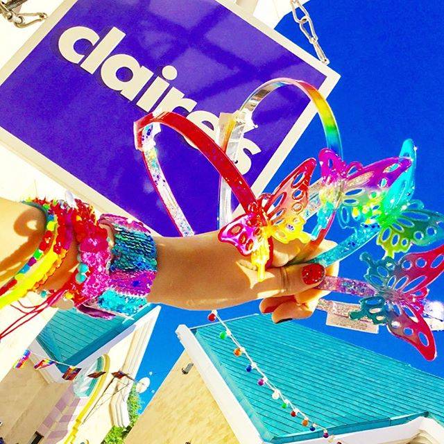 claire's japan on Instagram: “夏にぴったり！ビタミンカラー🌻ブレスレットと蝶々🦋カチューシャ✨ 手首が見える季節はアクセサリーたくさん着けちゃいましょう❣️🌈🤩 . #claires #fashion #kawaii #クレアーズ #ファッション #カワイイ #accessory #Style…” (65336)