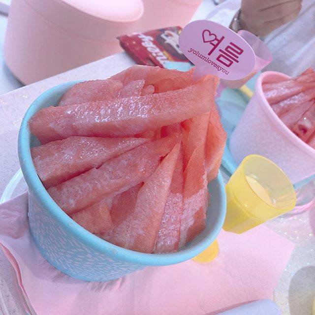 Nanako Gunji on Instagram: “あやちゃんがオススメしてたカフェ🐏💓@aya.you.love.r  店内かわいかったしおいしかった🐰💓また行きたい〜！ #カフェヨルム #cafeyolum #yolum #韓国 #原宿 #原宿カフェ #原宿スイーツ #かき氷 #スイカ #🍧 #🍉 #cafe #カフェ巡り…” (66640)
