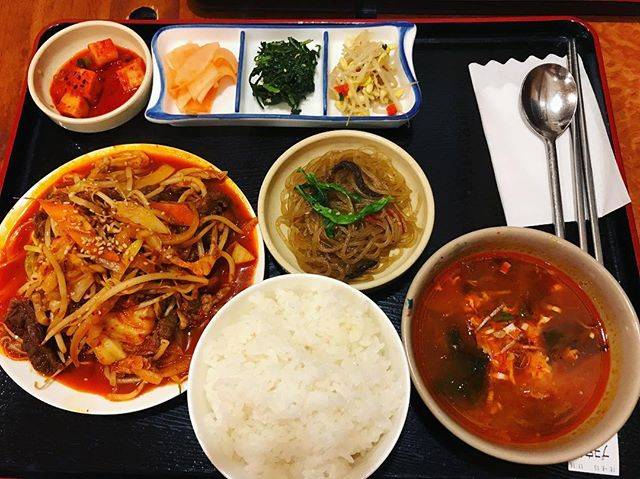 mariko on Instagram: “友達親子と韓国料理🇰🇷*いくつになっても笑った顔は変わらないね♡楽しくって美味しい時間をありがとう。*#韓国料理#プヨ定食” (67610)