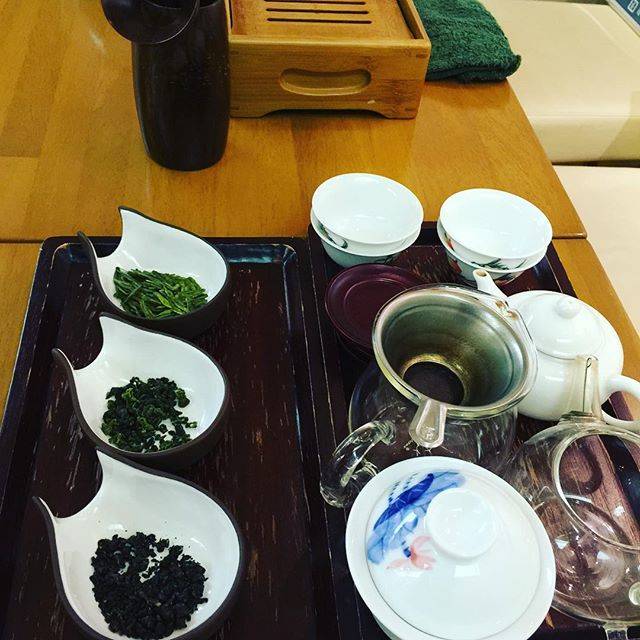 香音 on Instagram: “#茶泉 経堂で中国茶入門講座。土井秀夫オーナーのお話は豊かで楽しくて、とても贅沢な時間でした。” (70113)
