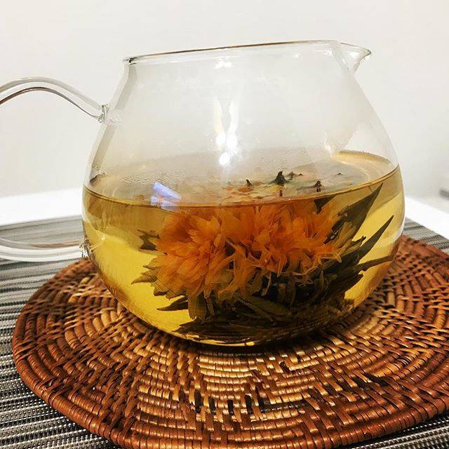 Rajuh5678 on Instagram: “夜のティータイム♪ 銀座のお店で購入した工芸茶💓 見た目だけでなく味もexcellent♪#工芸茶 #銀座 #クロイソス #クロイソス工芸茶 #bloomingtea” (70121)