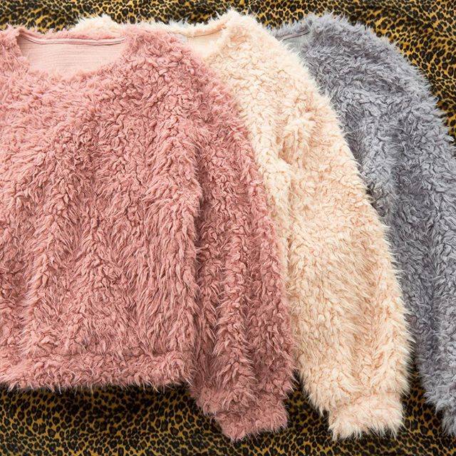 WEGO on Instagram: “✔︎fluffy pulluover ¥2,990＋tax#wego#ウィゴー#ladies#レディース#fashion#fluffy#pulluover” (70703)