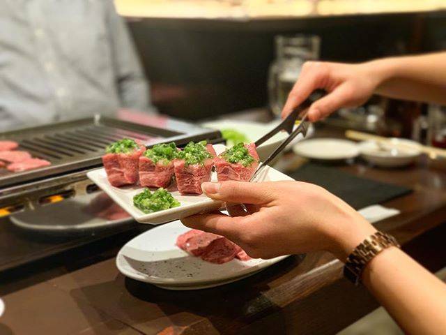 ♡ on Instagram: “. . . 【きっず】 . 大阪の焼肉名店監修の焼肉屋さん💕 . 食べてみたかった厚切りネギ入りタン🐮 . 分厚すぎて全員無言になる( Ö )笑 焼いてから蒸すんだね♥︎︎∗︎*ﾟ どのお肉も柔らか〜い( *ˊᵕˋ)✩︎‧₊ . 氷結レモンサワーも🙆‍♀️🍋🍋…” (72846)