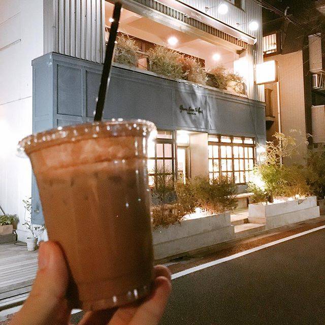 Yuya on Instagram: “green bean to bar玄米茶を使ったチョコレートドリンク程よい渋みで甘ったるくなく飲みやすい♬ワインメニューもあってチョコとペアリングも面白そう♤” (74068)