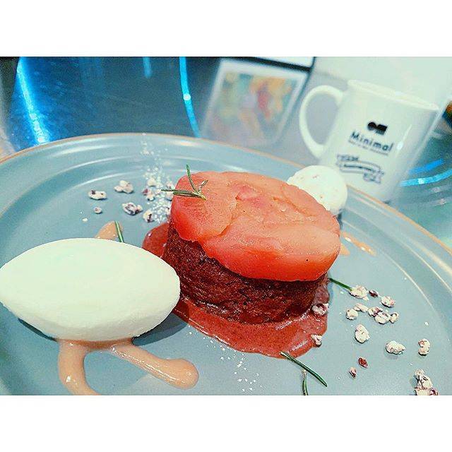 MISMATCH TATA on Instagram: “🍎Minimalのファンダンショコラは秀逸でした🍫めっさむの体にホットチョコレートはたまらんかった🥺collaborationって青リンゴみたいに爽やかなおしゃチョコも買いました🍏#Minimal#fondantauchocolat#🍫#🍎#☕️#甘太郎” (74117)