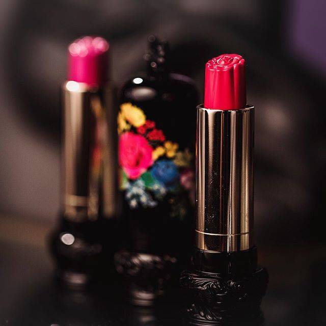 ANNA SUI COSMETICS on Instagram: “明日、1月4日（金）発売💄 美しい花々のように華やかな唇を演出。 ローズリップの新色が登場。 🌹SPRING COLLECTION🌹 ・ #アナスイコスメティックス #annasuicosmetics #リップスティックF #発売 #新色 #リップ #バラ #ローズ…” (74671)