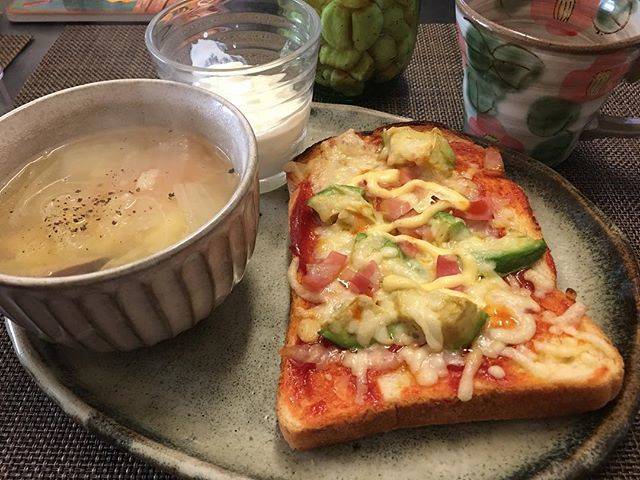 Noriko Saito on Instagram: “おはようございます☀朝からカレーを作り、家族の置き弁に！朝食は、昨夜の残りのポトフとピザトースト！さあ今日も頑張るぞ💪#朝食 #朝ごはん #モーニング #ピザトースト #朝の活力源 #豊かな食卓 #instafood ＃instagram #instagood” (75047)