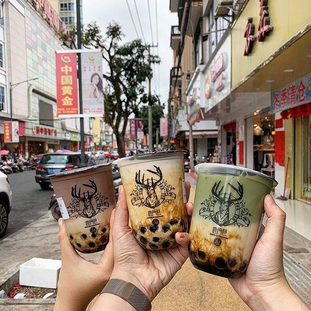 📸 Saigon Food Reviewer on Instagram: “Việt Nam trà sữa mắc quá, nên chúng mình qua Trung Quốc uống cho rẻ. Trà sữa Alley ở Đông Hưng, Quảng Tây, Trung Quốc, chỉ cần bước chân…” (75842)