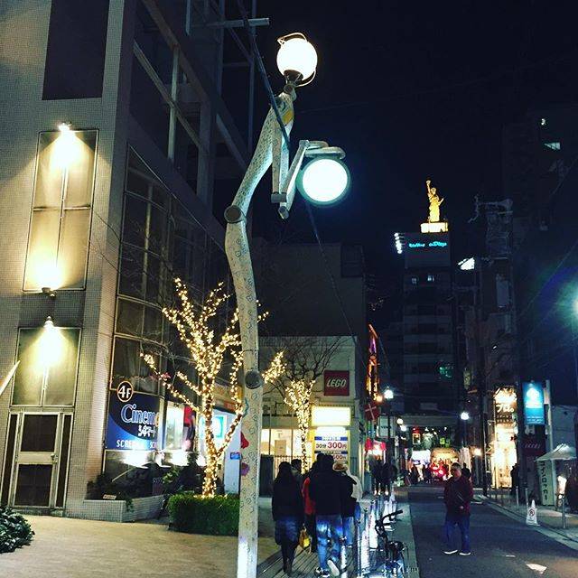 kyo.Kuro on Instagram: “#電柱#人の形#アメリカ村” (76851)