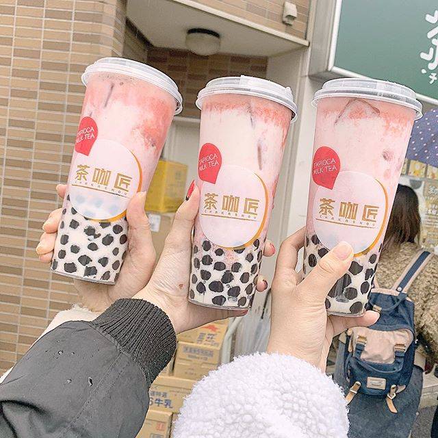 Ota on Instagram: “,,,念願茶加匠なのに、渋谷ついてから落として零すっていう悲しさ。ハンブンモノンデナカッタノニナンテ、、、,,, #茶加匠 #タピオカ #tapioka #期間限定 #いちごラテ #Food #ドリンク #新大久保 #カフェ #カフェ巡り #ナイスクラップ #いいね返し…” (77814)