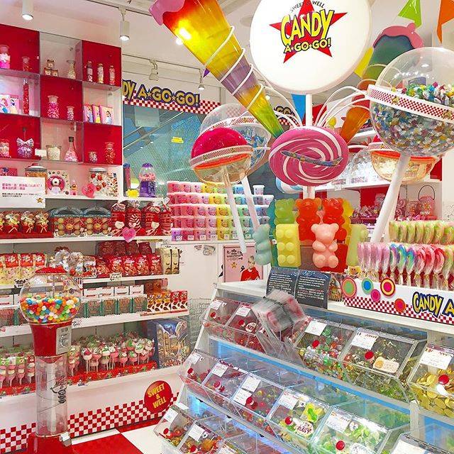 CANDY A☆GO☆GO！原宿竹下通り店 on Instagram: “今年もクリスマス限定のお菓子が入荷しましたよ~🎅🎄✨ #candyagogo #CAGG #candyshop #candystore #christmas #candy #lollipop #chocolate #gummy #harajuku #tokyo #japan…” (77880)