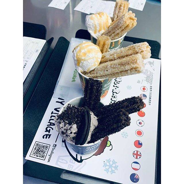 #snowyvillage 🇯🇵 on Instagram: “スノーウィビレッジのチョコチュロスと塩キャラメルチュロスです！ 美味しいチュロス！いかがでしょうか？😊 #原宿 #スノーウィビレッジ #オレオチュロス #韓国 #カフェ#チュロス #オレオ  #タピオカ #ミルクティー #美味しい #可愛い #ティー #生クリーム #東京…” (78090)