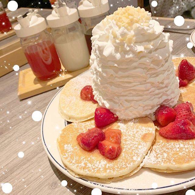 𝓡𝓲𝓷𝓪. on Instagram: “﻿ Egg’thingsのパンケーキ🥞﻿ ﻿ 甘いかと思ってたけど、ちょうどいい！﻿ ﻿ ﻿ #pancakes #eggsnthings #パンケーキ  #エッグスンシングス #原宿 #原宿カフェ  #渋谷カフェ #カフェ #いちご #pink #かわいい…” (78525)