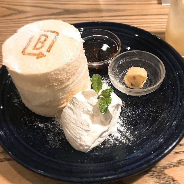 ʀʏᴏ on Instagram: “最近食べたかったんだー。ふわふわのパンケーキ🥞あっと言う間になくなった🥞@burn_side_st_cafe #burnsidestcafe #ホワイトスフレパンケーキ” (78566)